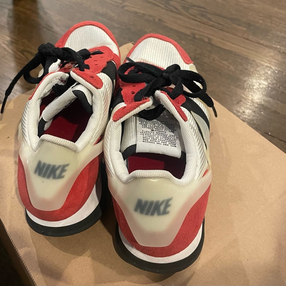 Nike - Picture 5 of 5